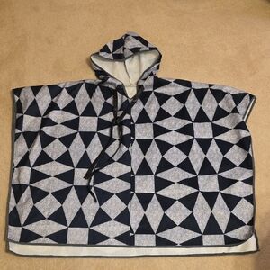 Geometric Patterned Hooded Poncho
